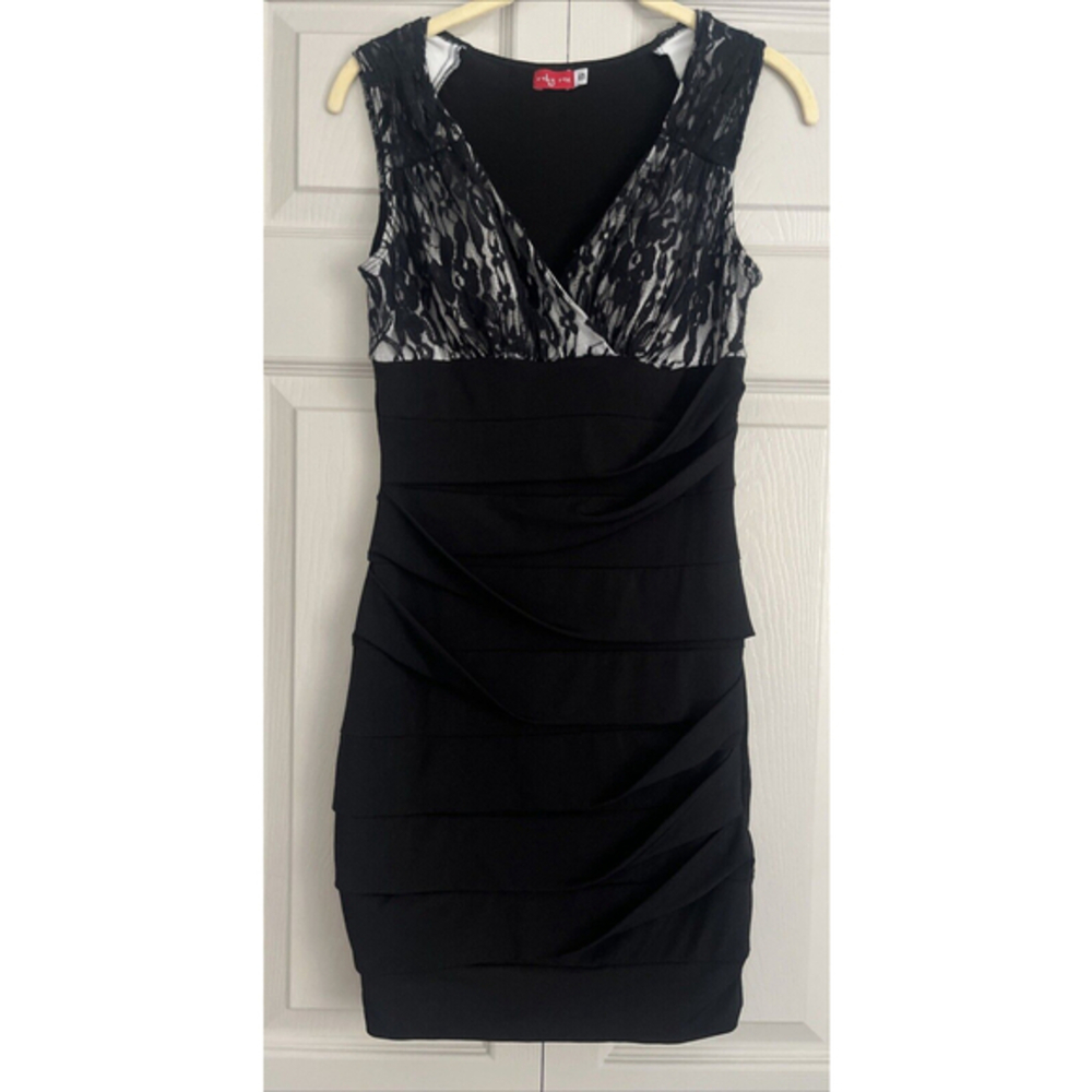 Ruby Rox Black And White Lace V-Neck Sleeveless Pinup Rockabilly Dress Sz Small